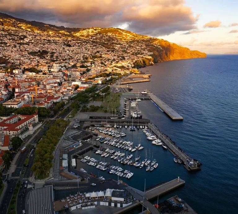 dlmc_travel_itinerary_06-funchal_1024x920