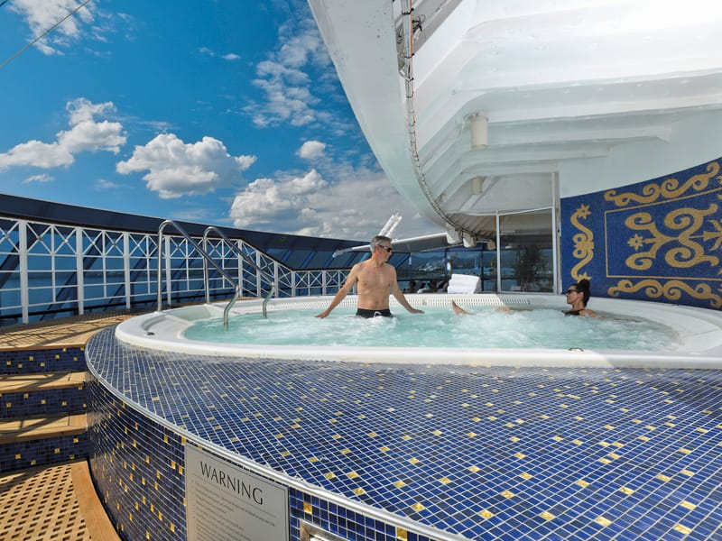 Desire Hong Kong Singapore Cruise 2028 33 DHKSC2028-Sitio-Travel-Gallery-15-Spa-Terrace-800x600px